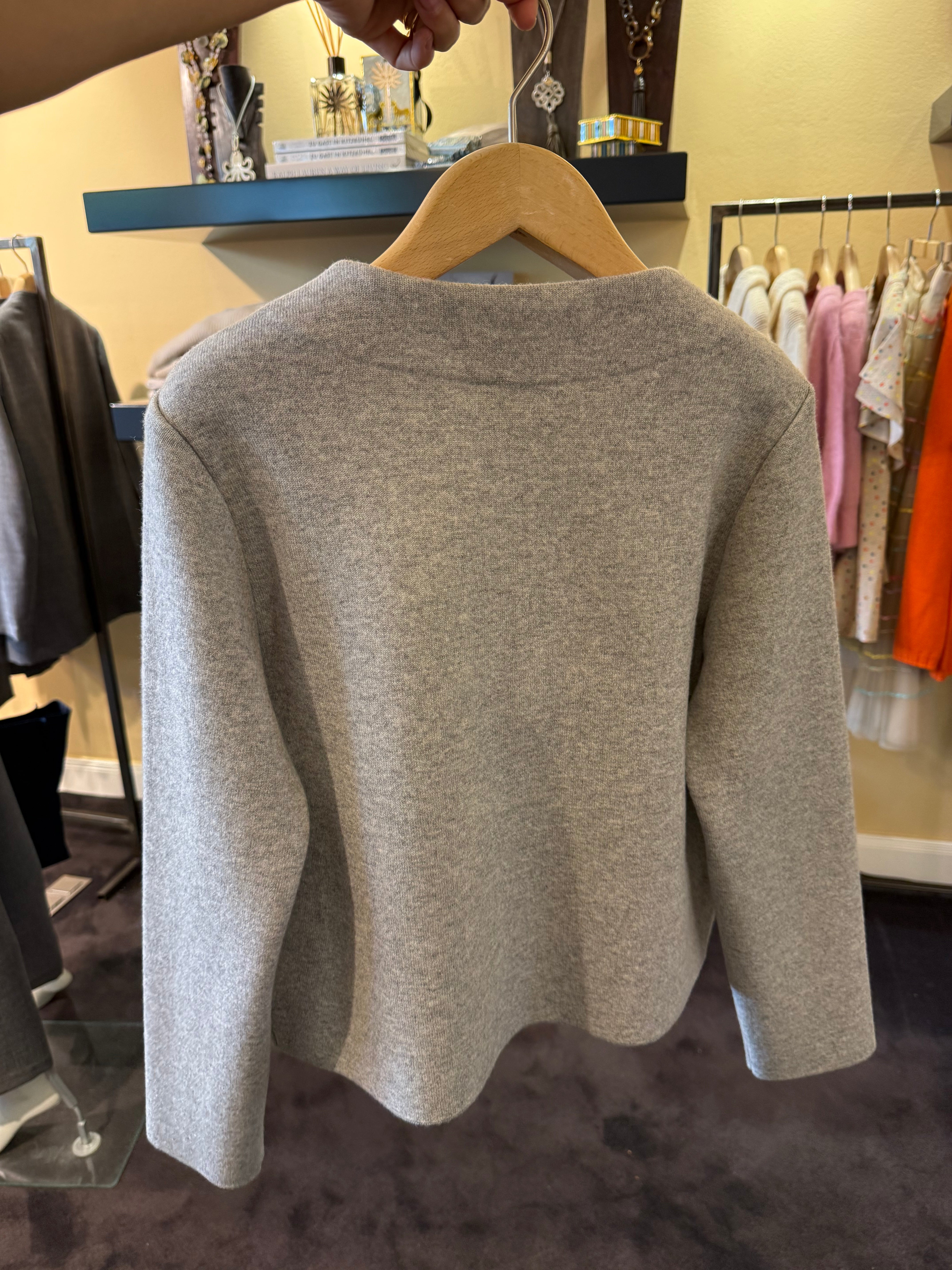 Kastige Strickjacke in Hellgrau