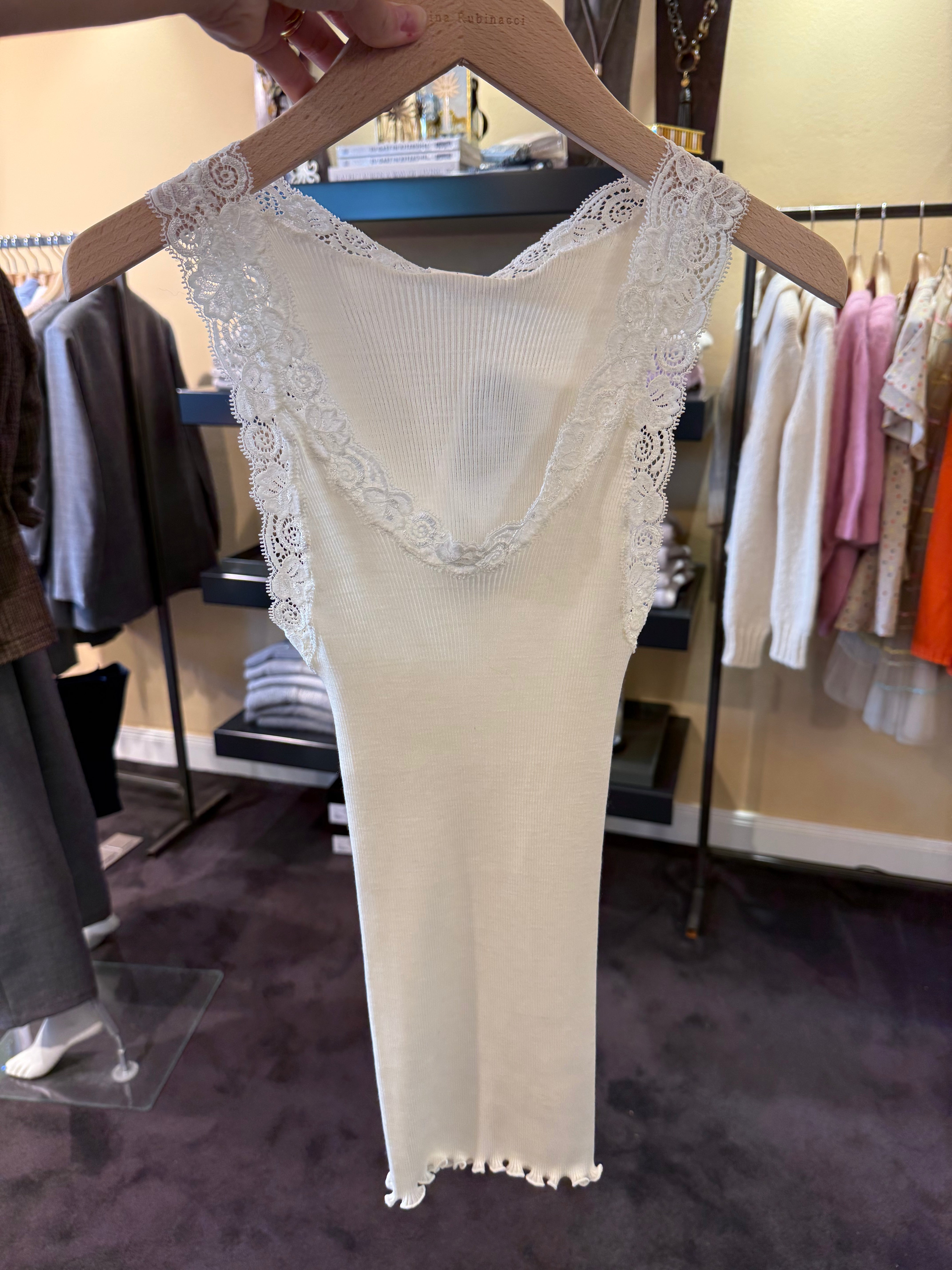 Tanktop mit Spitze in Weiß