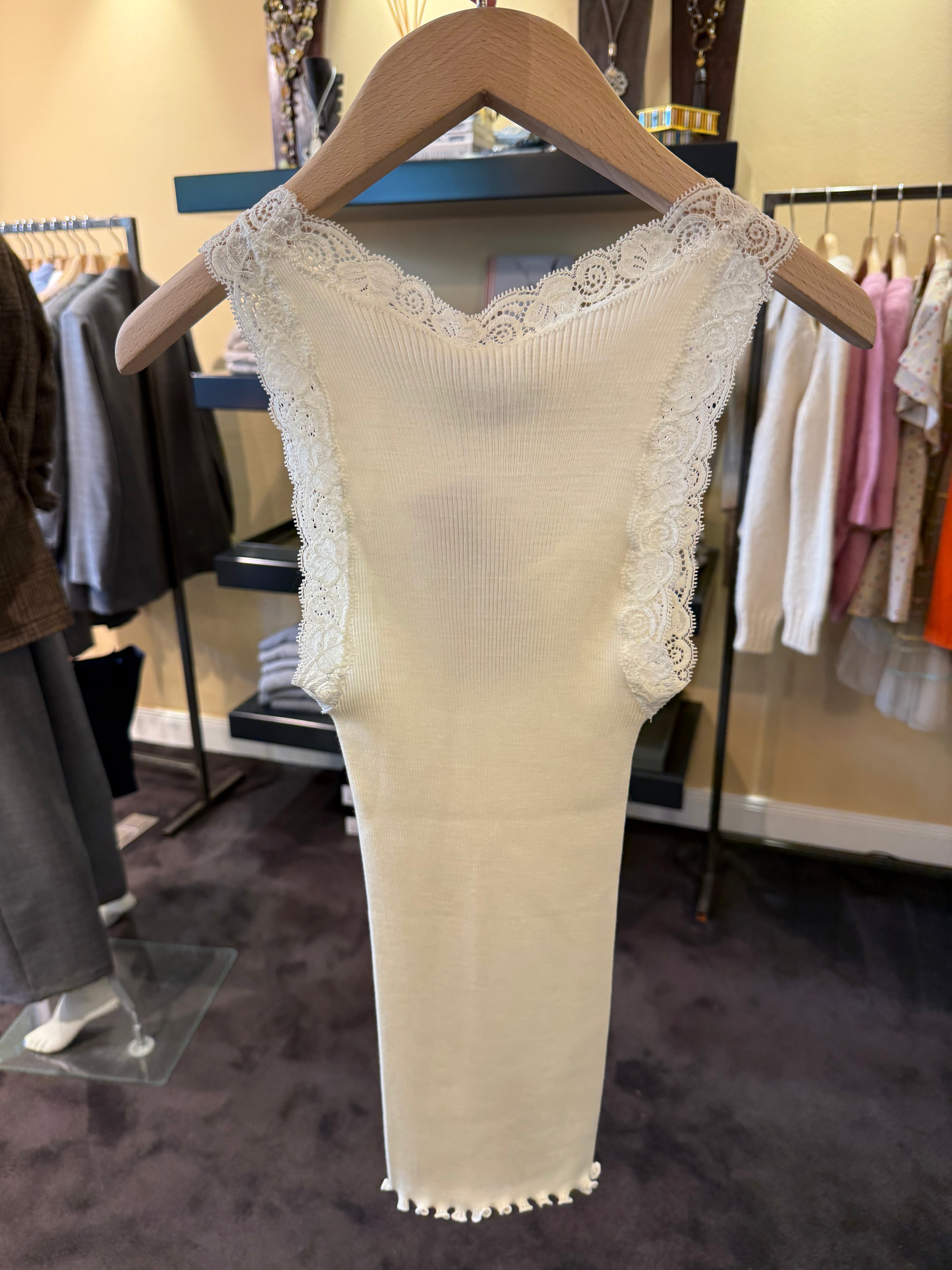 Tanktop mit Spitze in Weiß